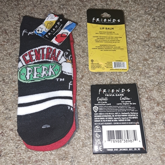 F.R.I.E.N.D.S Accessories 6pc BUNDLE Tee/Trivia Game/3pk Socks/ Lipbalm NWT - Picture 7 of 10